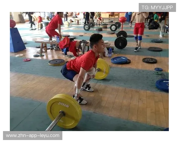 举重学院推动青少年训练的阶段性评估与成长预警，青少年举重级别